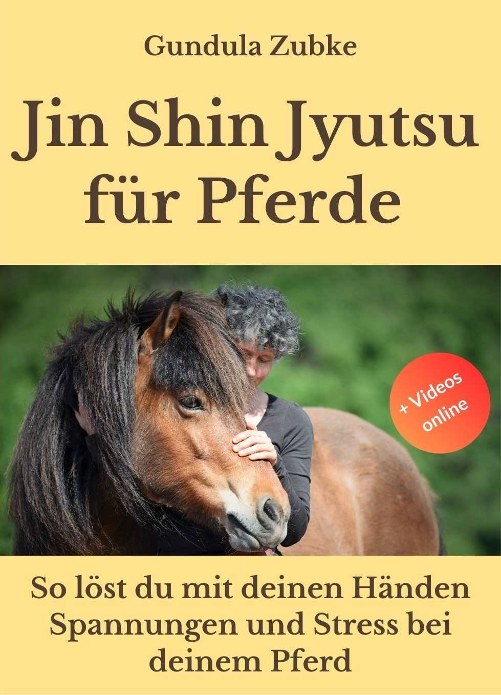 Gundula Zubke mit einem Pferd